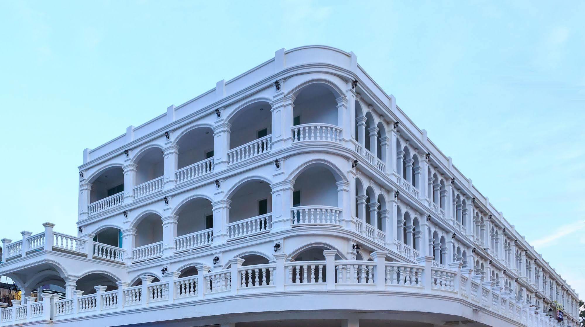 Patong Marina Hotel By Lofty Exterior foto